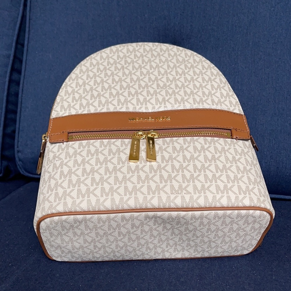 MICHAEL KORS Kenly Medium Backpack Signature Vanilla Bag - Picture 13 of 16